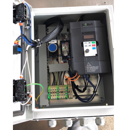 Variador de velocidad con funcionamiento forzado - Trifásico 0,75kw ip55 extracción de humos de serie