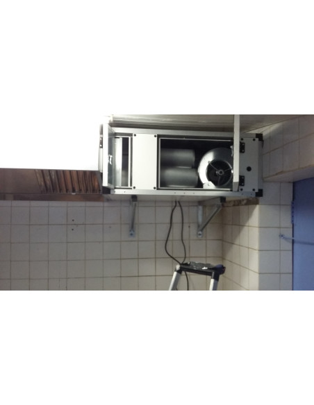 PACK Campana de acero inoxidable con caja de carbón antiolor + motor remoto para hostelería