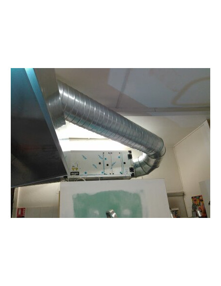 PACK Campana de acero inoxidable con caja de carbón antiolor + motor remoto para hostelería