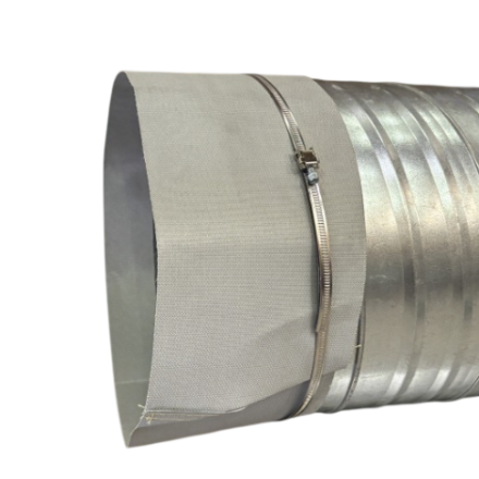 Flexible sleeve for connecting pipes